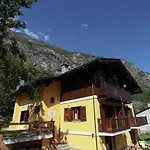 Maison Le Champ Questa Casa Non è Un Bed & Breakfast