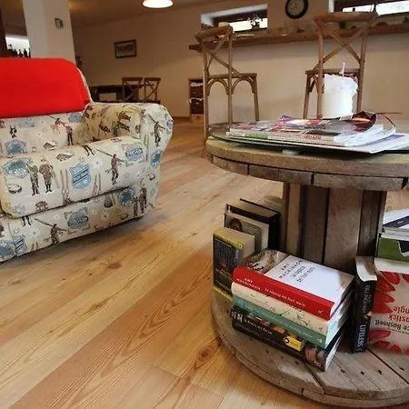 Maison Le Champ Questa Casa Non è Un La Salle