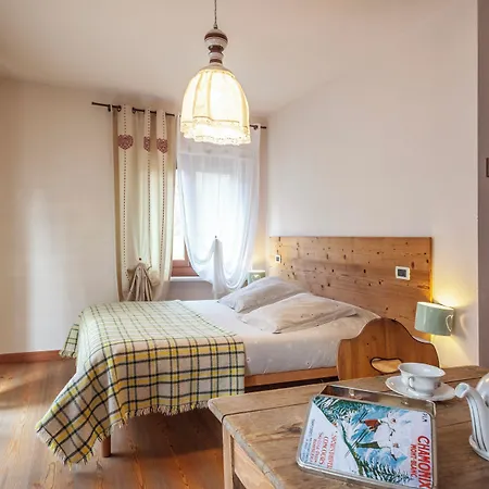 Nocleg ze śniadaniem Maison Le Champ Questa Casa Non E Un