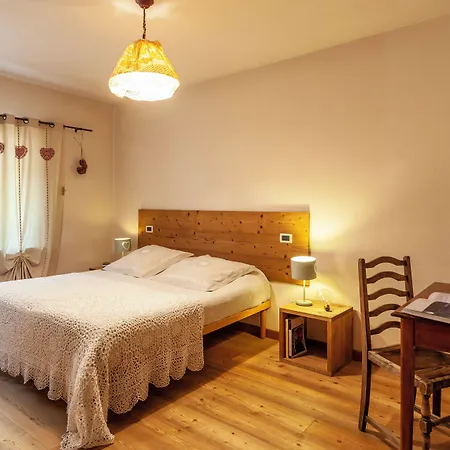 Nocleg ze śniadaniem Maison Le Champ Questa Casa Non E Un